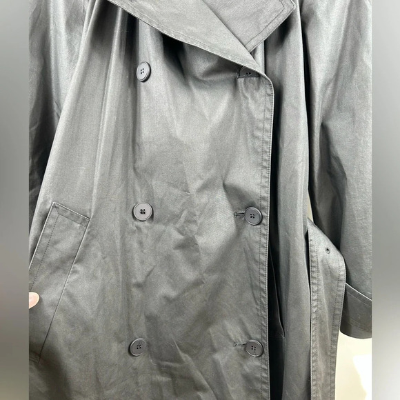 Aquascutum long trench coat, Large, black, belted, buttoned, Classic Windproof - Picture 5 of 10